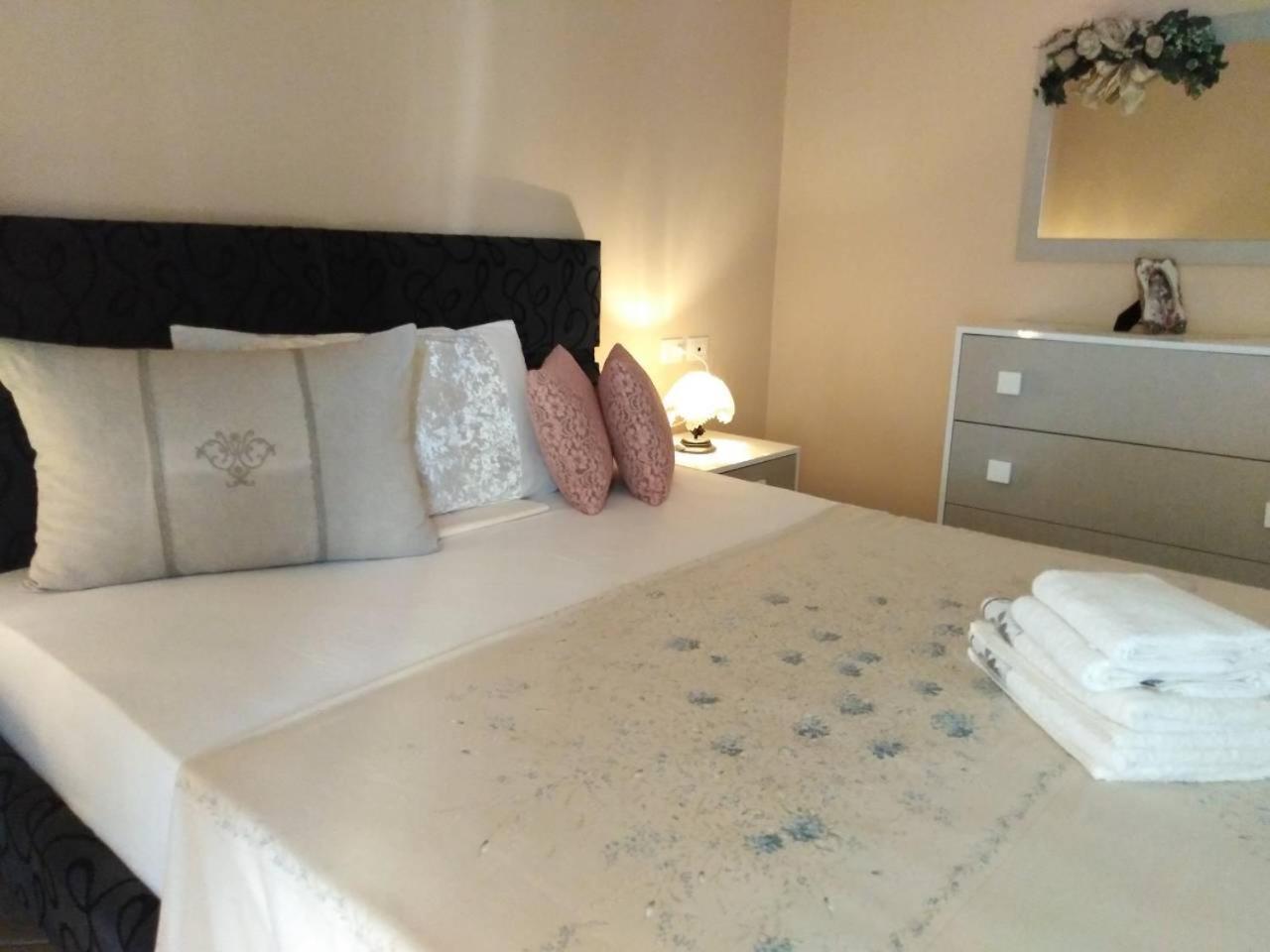 Jelena'S Luxury Apartments Sarandë エクステリア 写真