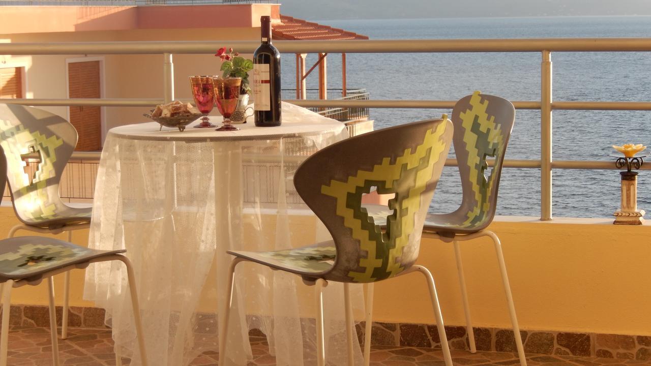 Jelena'S Luxury Apartments Sarandë エクステリア 写真