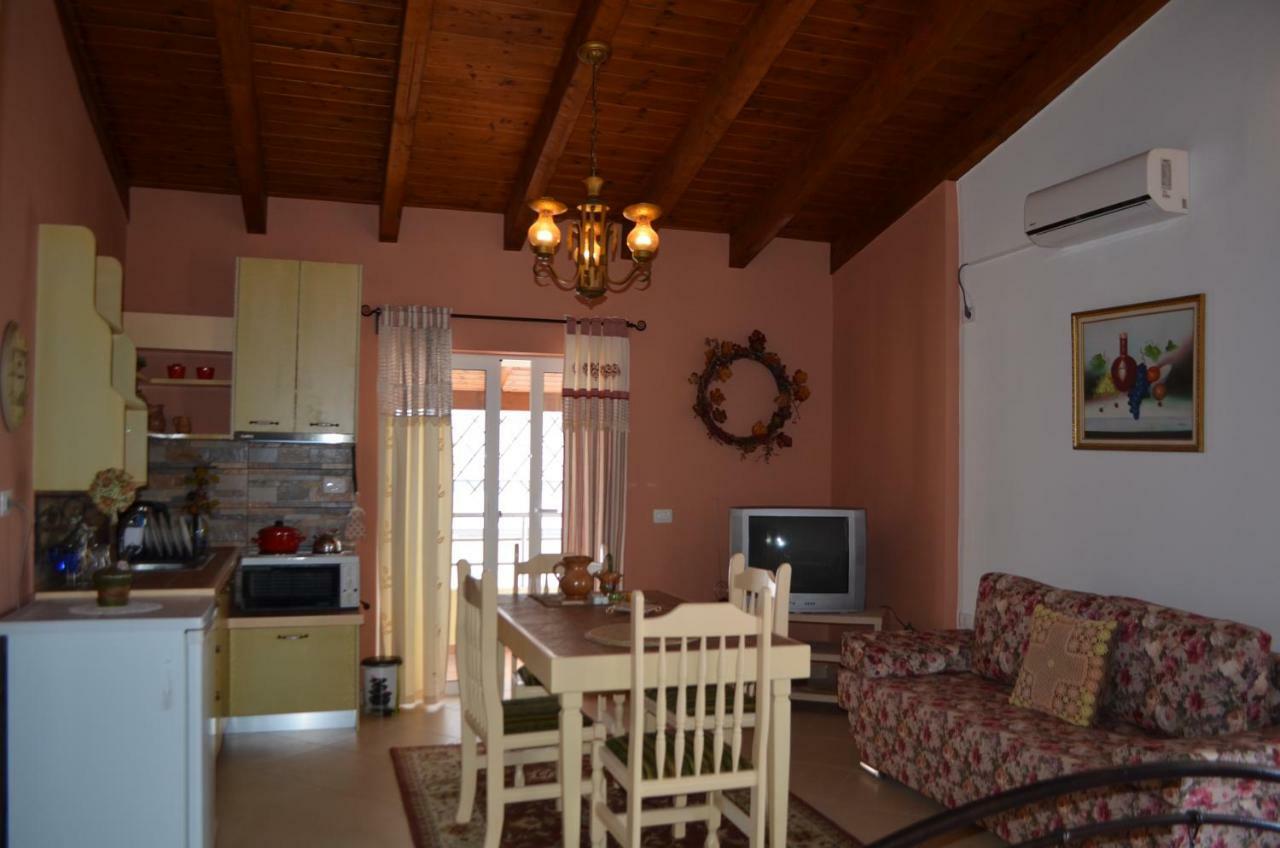 Jelena'S Luxury Apartments Sarandë エクステリア 写真
